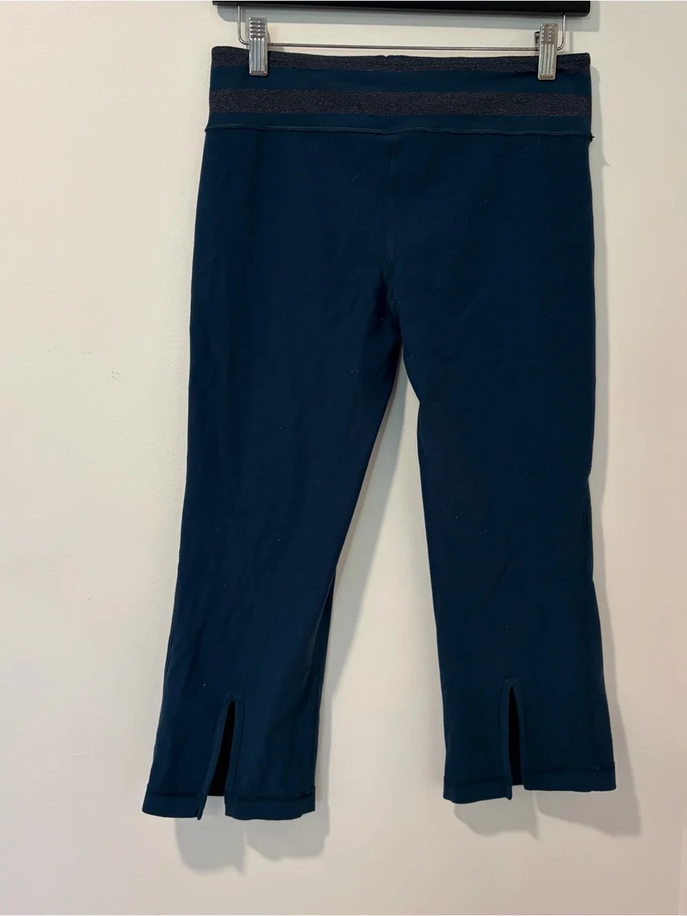 Lululemon teal Cropped Leggings size 8